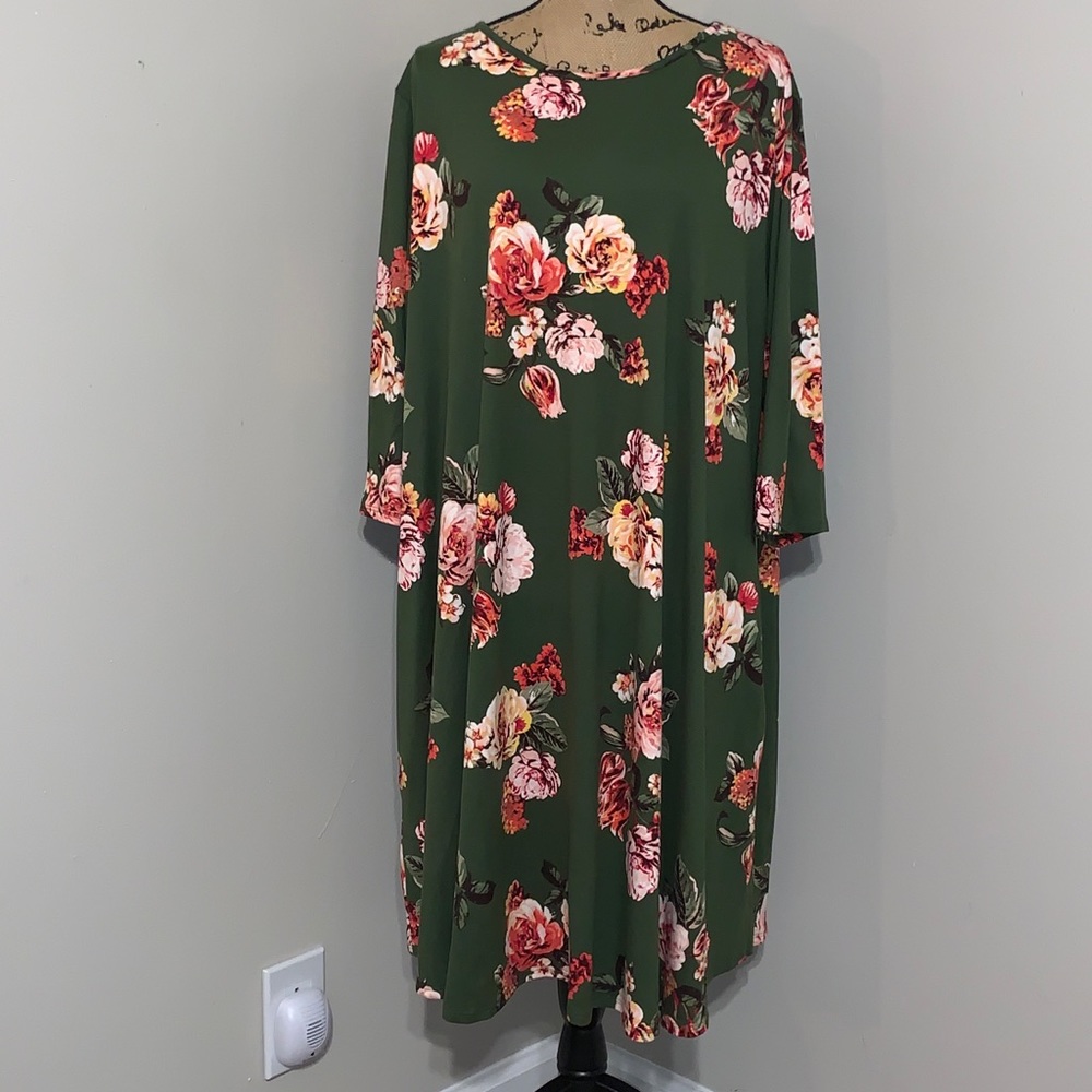 NWT Plus Size Floral Dress